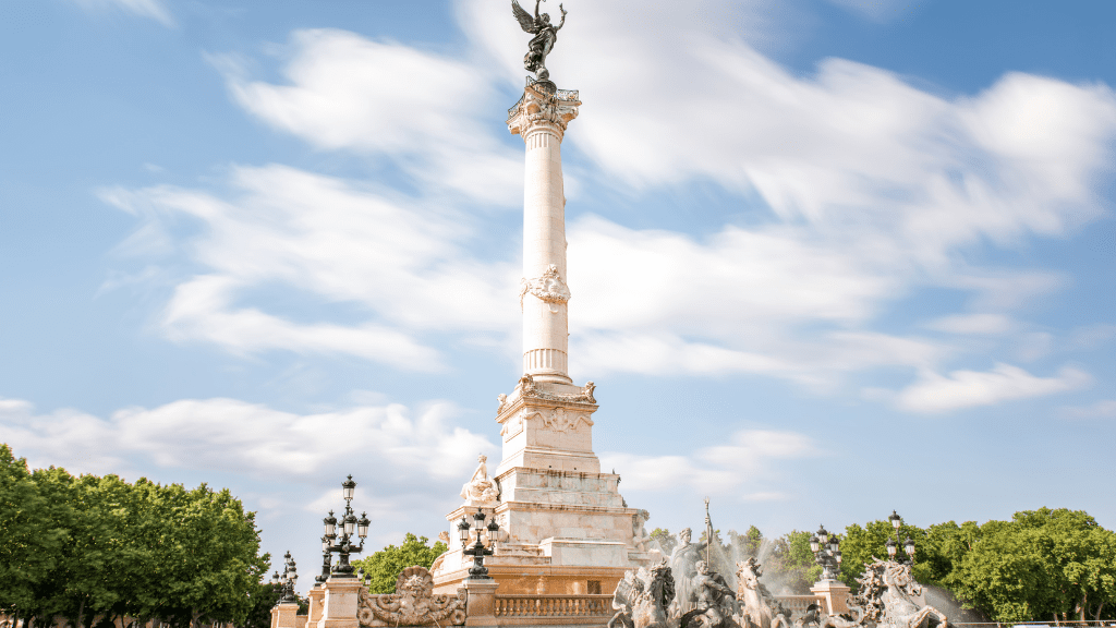 Monument to the Girondists on the Place de Cancons