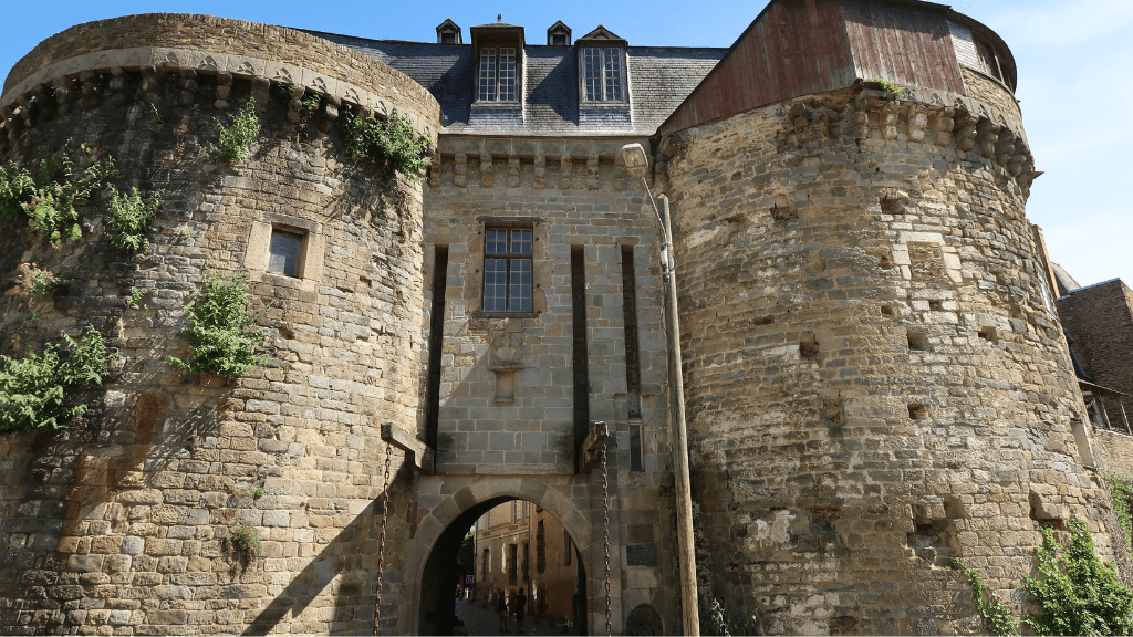 Mordelaise Gate