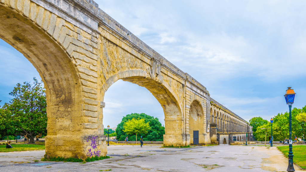 Aqueduct Saint-Clément