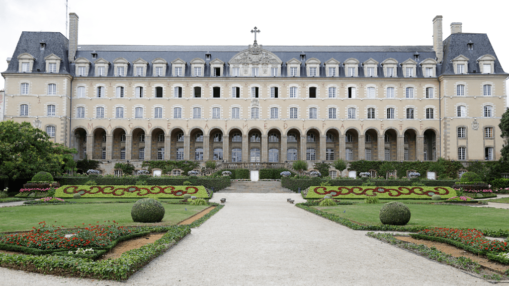 Saint George's Palace and Garden