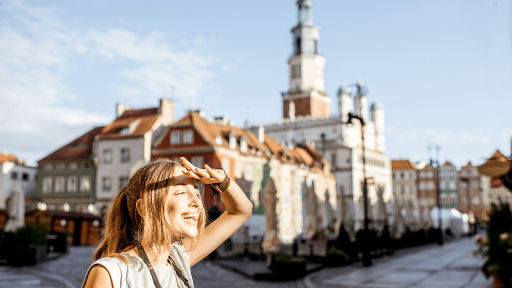 Girl tourist in city